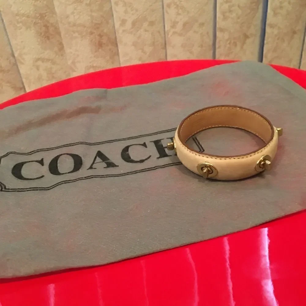 Coach Turn Key Leather Bracelet